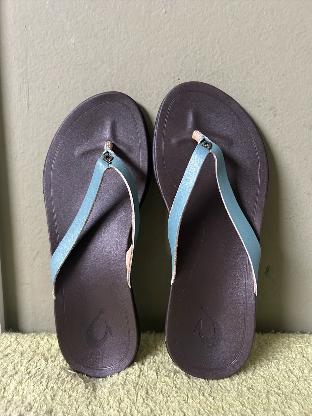 Olukai Leather Teal and Brown Women's Flip Flop Sandals  Sz 5